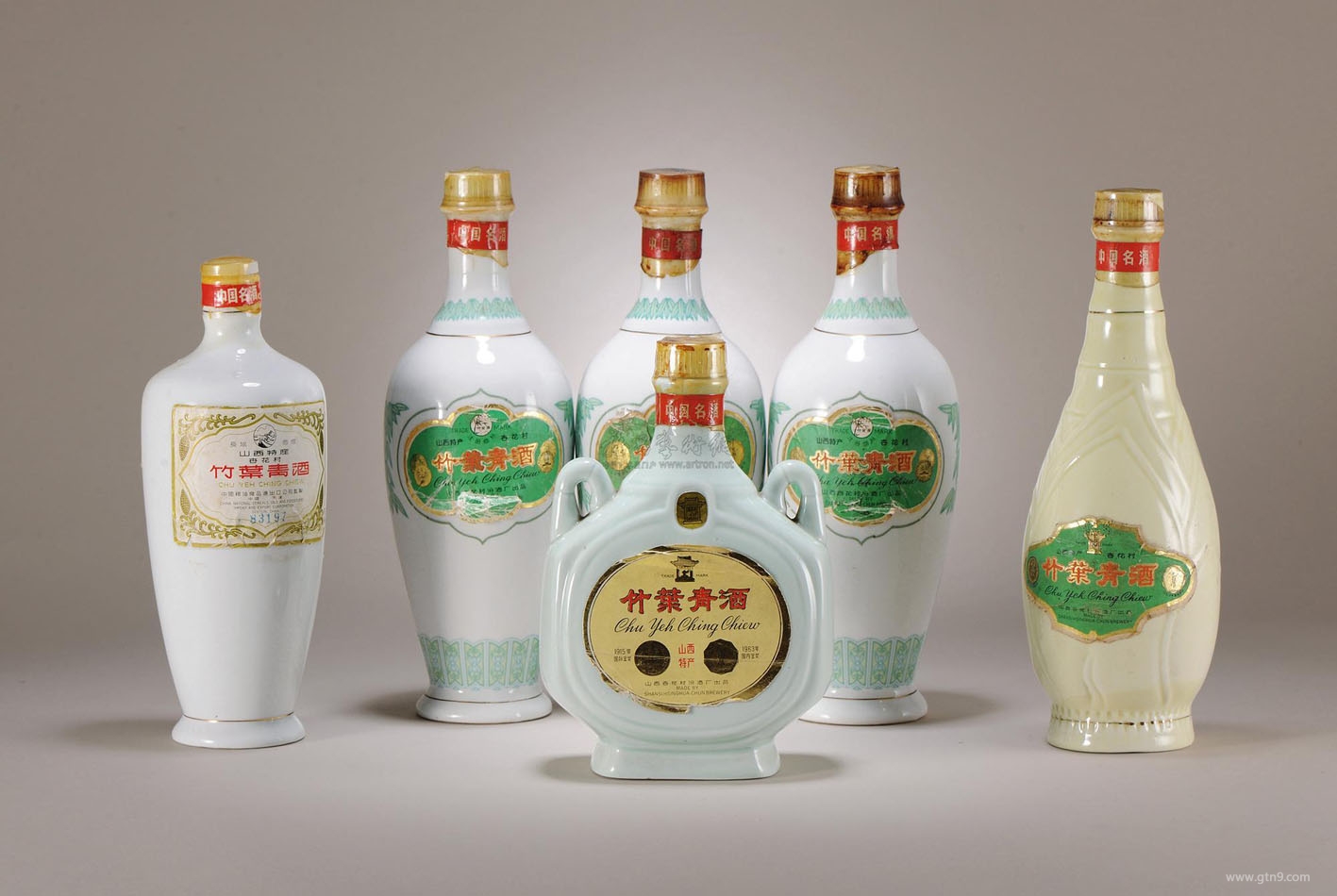 收藏了70-90年代中国白酒的包装.
