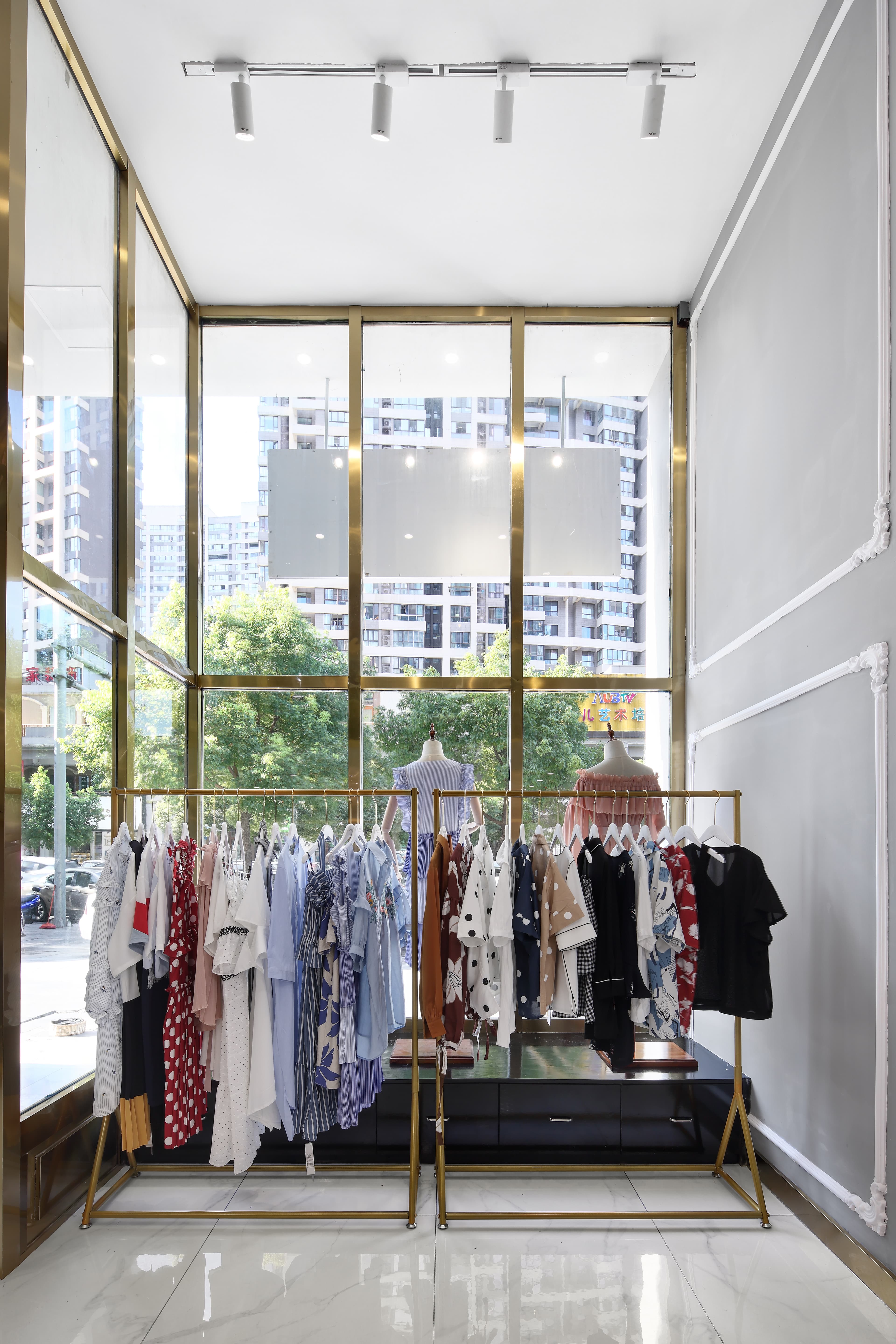 z服装店无中生有设计