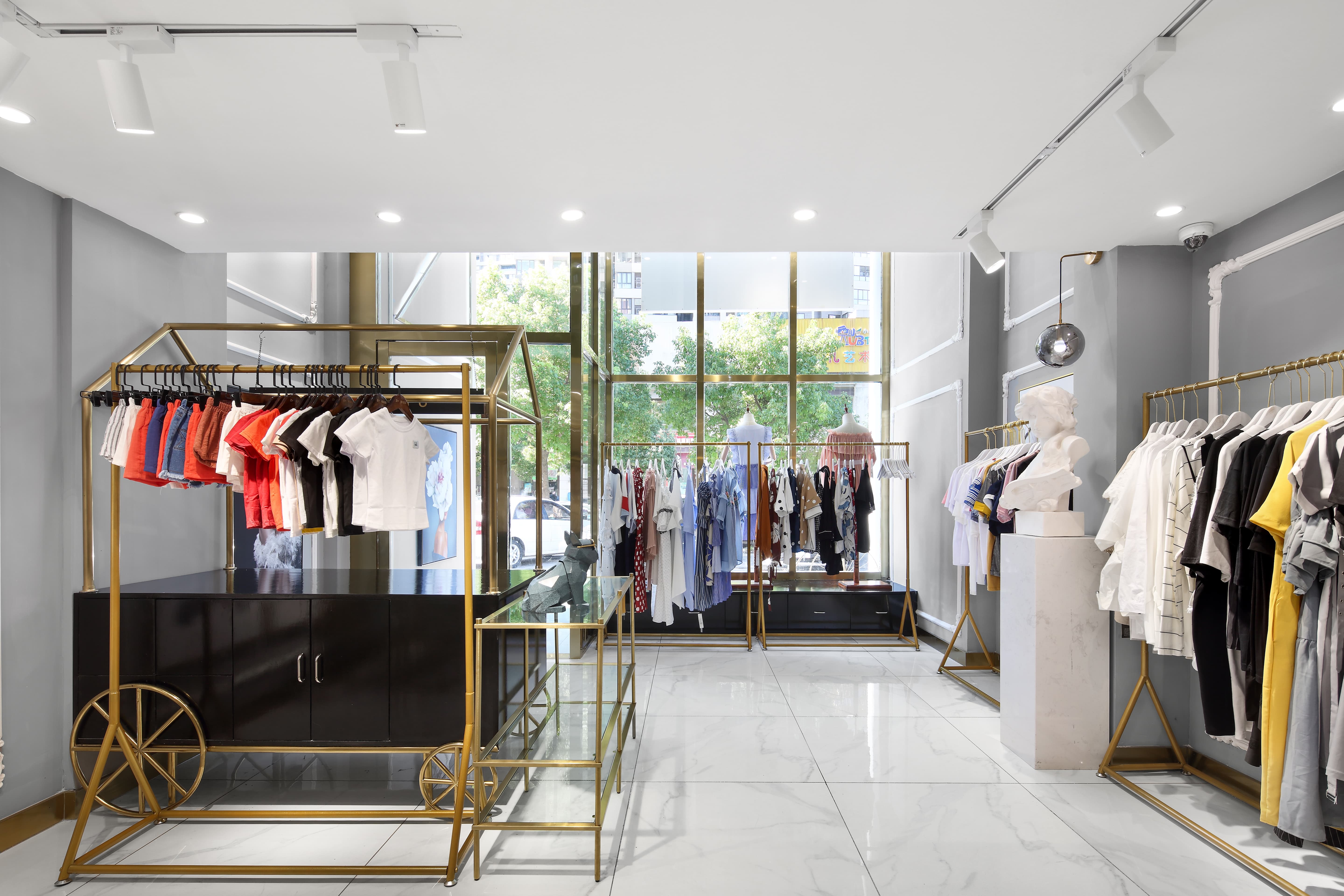 z服装店无中生有设计