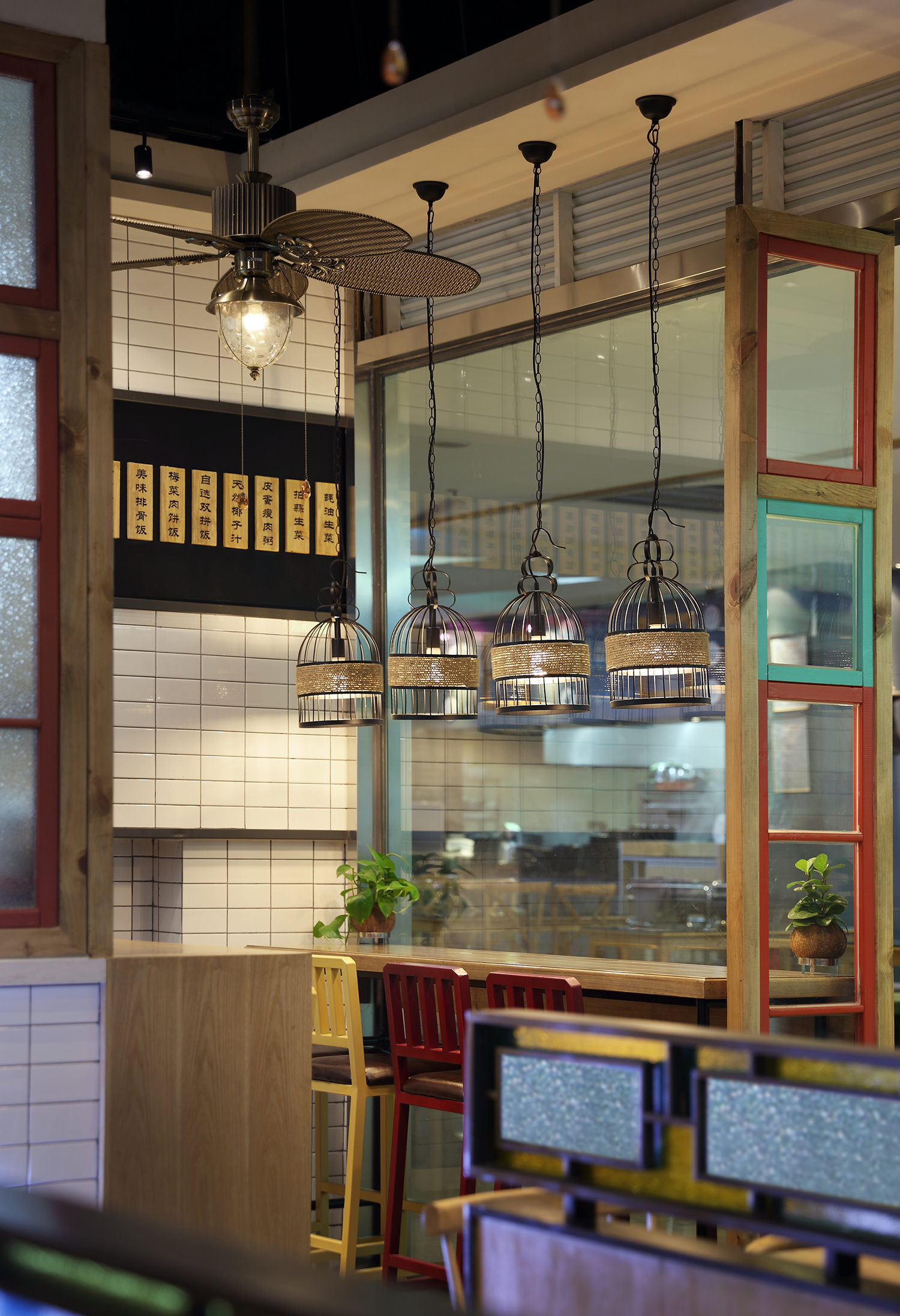 一人食餐厅设计煲仔饭椰子鸡布拉肠粉广东餐厅融入云南风